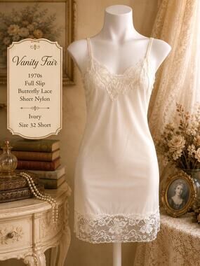 Vintage 1970s Vanity Fair Ivory Butterfly Lace Full Sheer Slip Size 32 Short